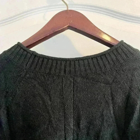 Banana Republic Factory Essential Pullover in Black (SZ XL) - Picture 3 of 5